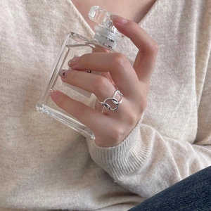 Elegant 925 sterling silver interlocking double ring for women worn on the index finger