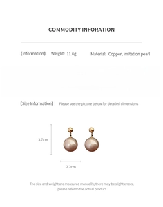 Detailed size specifications for minimalist pearl earrings measuring 3.7cm by 2.2cm