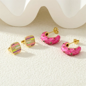 Chic gold-plated enamel hoop earrings set with pink marble patterns and colorful zircon