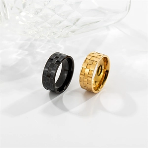 Fashionable gold and black checkerboard stainless steel rings for men and women