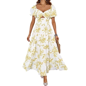 Abito lungo bianco elegante con stampa floreale gialla, maniche a sbuffo e cut-out