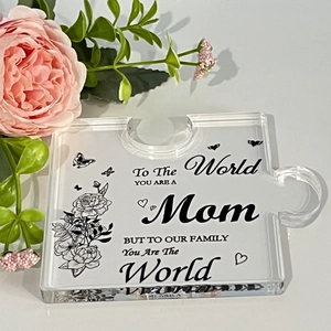 Detailed view of acrylic puzzle plaque with floral design and sentimental quote for Mom