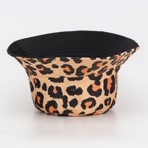Fashionable leopard print bucket hat for men and women with casual wide brim sun protection