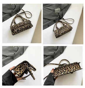 Détails du sac bandoulière à motif léopard sous plusieurs angles de vue différents