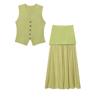 Ensemble 2 pièces pour femme avec gilet en tricot et jupe plissée vert herbe