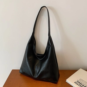Borsa tote vintage nera capiente con trama in pelle e comodi spallacci per uso quotidiano