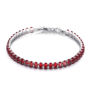 Elegante bracciale a catena quadrata con zirconi ovali rosso scuro su base argento