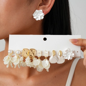 Blütenblatt Ohrringe Mit Künstliche Perlenimitaten Und Strasssteinen Mit Silbernen Ohrsteckern Eleganter Modeschmuck Für Damen