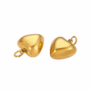 Minimalist gold heart-shaped pendants in polished stainless steel for jewelry making