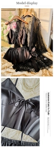 Details von dreiteiligem Satin-Nachtwäsche-Set mit Spitzenrobe und Camisole in Dunkelbraun