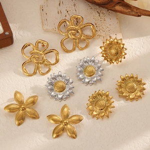 Set of floral 18k gold plated stainless steel earrings with camellia and sunflower designs