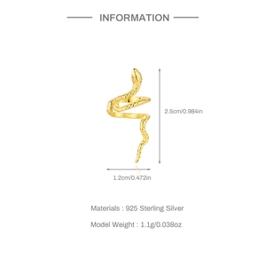 Detailed dimensions of a gold snake ear cuff in S925 sterling silver with size markings