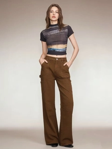 Women's vintage brown cargo jeans and slim printed t-shirt outfit set with pockets