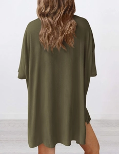 Vue arrière du pyjama vert armée oversize avec texture en maille côtelée douce