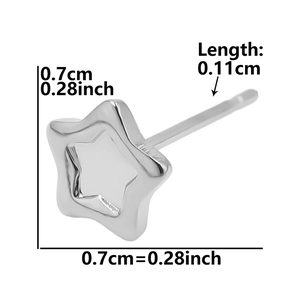 Detailed size view of star shaped 304 stainless steel stud earrings measuring 0.7cm