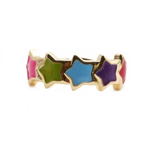 Bague dorée de style français avec cinq étoiles en émail colorées en rose, vert et bleu