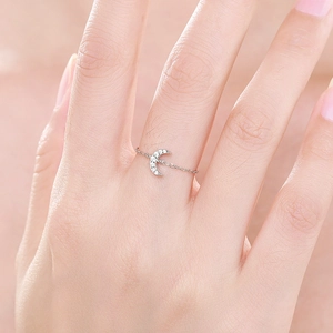 Anello a catena in argento sterling S925 con pendente a luna e zirconi incastonati