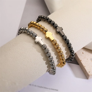 Vintage Kreuzperlenarmbänder in Gold, Silber und Schwarz mit gerändelter Textur