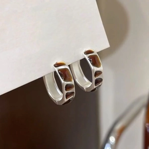 Vintage Geometric Round Hoop Earrings With Brown Amber Enamel Copper Base For Women Chic Minimalist Jewelry Accessory