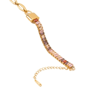 Bracciale a lucchetto placcato oro 18k con gemme rettangolari colorate su sfondo bianco
