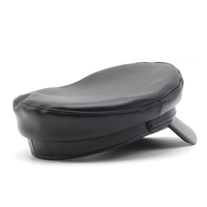 Chic black PU leather newsboy hat with flat top and stitched brim in vintage French style