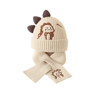 Ensemble bonnet et écharpe en tricot pour enfants avec pointes de dinosaure en 3D