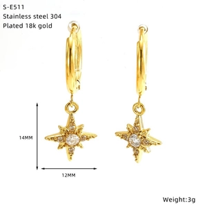 Detail of 18K gold plated stainless steel star earrings with cubic zirconia and dimensions