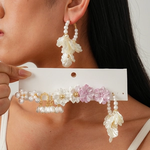 Boucles D Oreilles Künstliche Perles Pétales De Fleurs Avec Tige En Argent Résine Floral Douce Vacances Bijoux Femmes