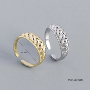Adjustable S925 silver croissant rings in gold and silver finish, 17.2mm inner diameter