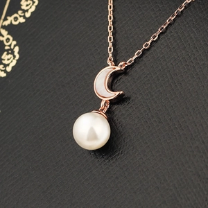 925 silver crescent moon pendant necklace with white freshwater pearl in rose gold finish