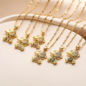 Collier Pendentif Ours En Or Plaqué Acier Inoxydable Cuivre Avec Zirconium Coloré Détail Chapeau Bijoux Tendance