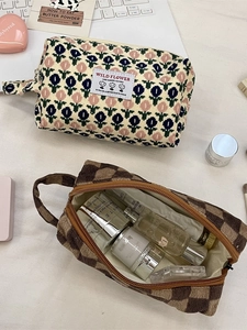 Portable corduroy cosmetic bags with floral print and heart checkerboard patterns