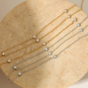 Collier minimaliste en acier inoxydable doré et argenté serti de cristaux de zircone