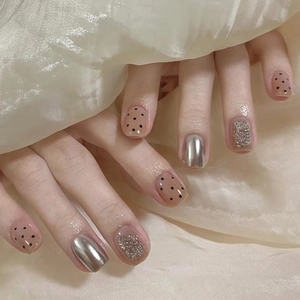 Faux Ongles Courts Carrés À Presser Motifs À Pois Miroir Argent Métallique Paillettes Rose Nude Ongles Artificiels Pour Femmes
