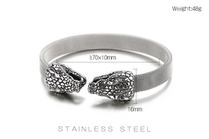 Macro shot of punk snake head stainless steel mesh bracelet showing dimensions and weight