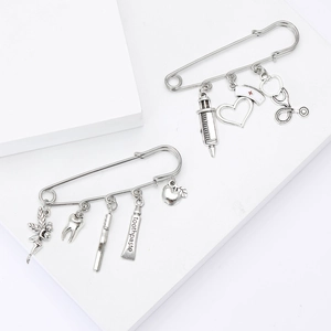 Medical Dental Theme Alloy Brooch Pin For Women Nurse Doctor Dentist Gift Jewelry With Syringe Stethoscope Tooth Charms