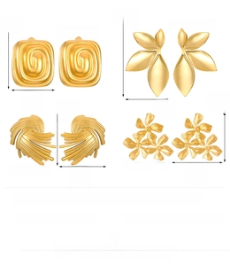 Detailed size and weight chart for four distinct gold stainless steel floral earrings
