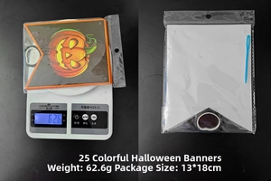 Detailed view of Halloween banner weight measurement and packaging size at 13x18cm