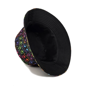 Black bucket hat with colorful cartoon cat patterns for sun protection and casual wear