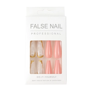 Faux ongles ballerine roses et translucides avec feuilles d'or en boîte à fenêtre