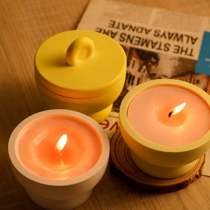 Stampo in silicone minimalista per scatole di candele profumate in giallo e bianco