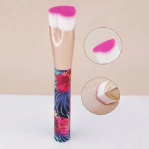 Heart-shaped pink gradient makeup brush with floral handle for foundation and BB cream