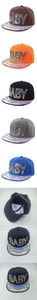 Détails de casquettes snapback hip hop colorées avec lettres BABY en strass et bord brillant