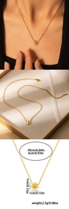 Détails du collier marguerite doré avec dimensions et vue du bijou porté par un mannequin