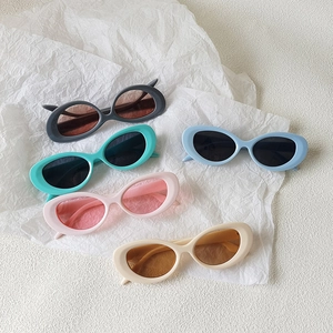 Chic oval cat eye sunglasses for men and women in five assorted trendy pastel colors