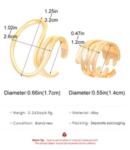 Détail de bagues en alliage doré avec dimensions et spécifications sur fond épuré