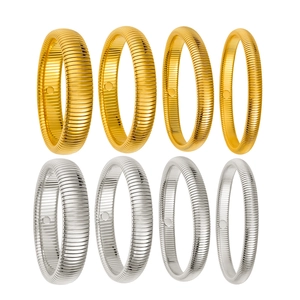 Brazaletes minimalistas de acero de titanio chapados en oro de 18K y plata con rayas