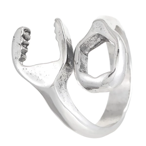 Verstellbarer Ring im Industrie-Stil mit Schraubenschlüssel und Mutter aus Silber