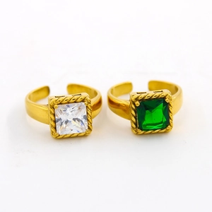 Bagues réglables dorées avec zircons carrés vert et blanc et bordure tressée rétro