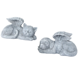 Vue détaillée d'un ensemble de statuettes de jardin chat et chien anges gris
